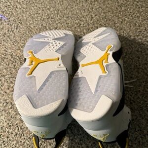 Jordan 6 Yellow Orche